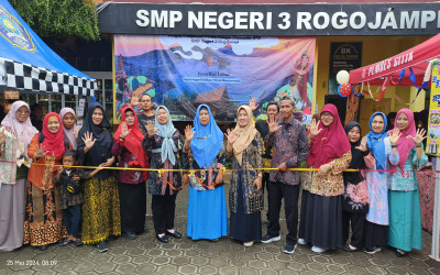 SMPN 3 Rogojampi Gelar P5 Kewirausahaan dengan Kearifan Lokal Bertema 